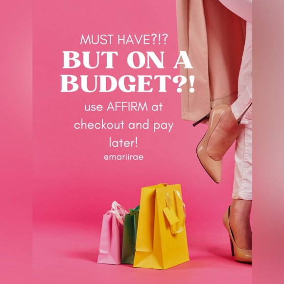 Corner Zip Wristlet In Signature Canvas With Heart Print - Picture 6 of 6